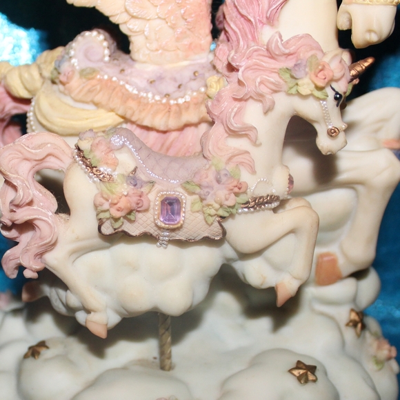 Collectible Ceramic Mobile Pegasus Horse & Carousel Unicorn Music Box - Picture 8 of 14